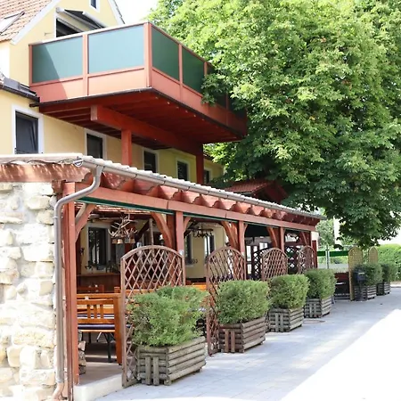 Landsteakhaus Guest house *