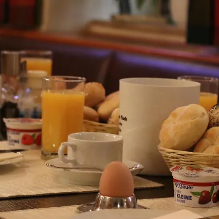 Pensión Landsteakhaus 4*