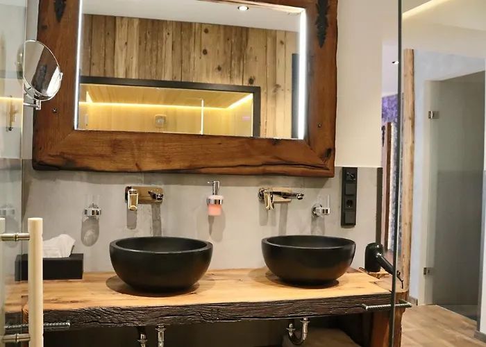 בית הארחה Landsteakhaus 4*