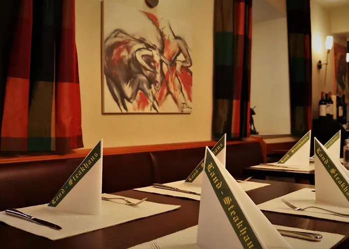 Landsteakhaus בית הארחה