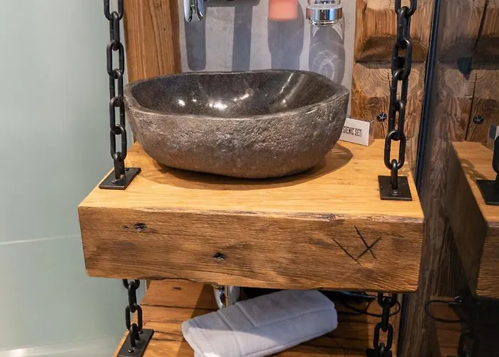 Landsteakhaus בית הארחה