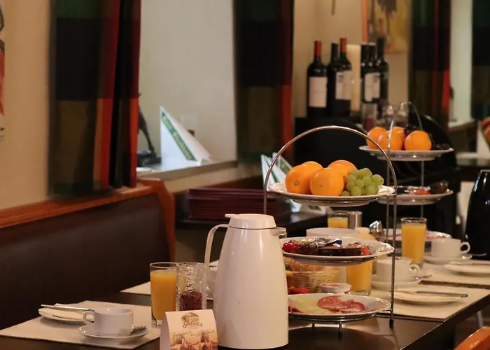 Landsteakhaus בית הארחה