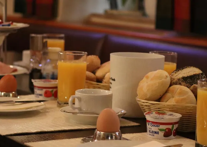 בית הארחה Landsteakhaus 4*