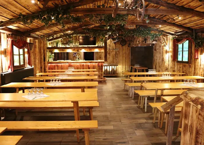 בית הארחה Landsteakhaus 4*