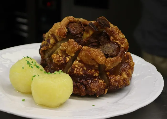 בית הארחה Landsteakhaus 4*